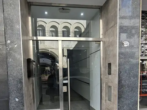 Paso 700, Piso 7