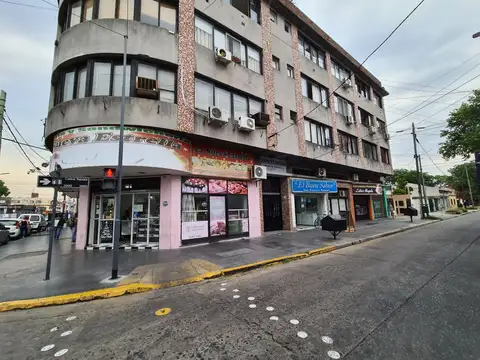 MONOAMBIENTE SUPER LUMINOSO EN MUNRO CENTRO..!