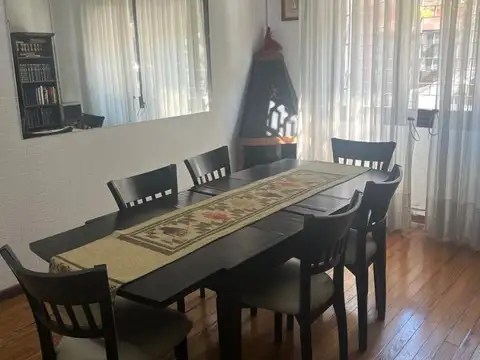 Venta Casa 4 ambientes - FLORES