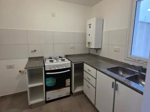 Departamento 1 Dormitorio en Alberdi con patio