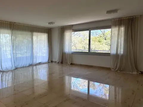 Departamento en Alquiler de 3 dormitorios