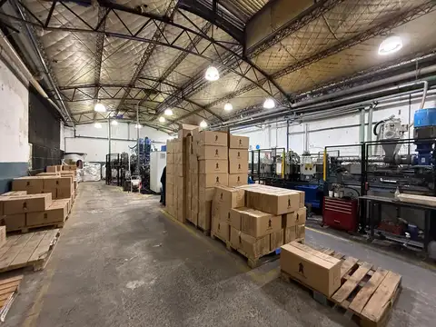 Galpón de 400 mts en Loma Hermosa