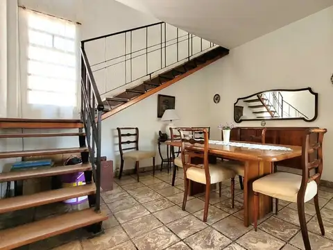 Depto Tipo Casa 5 ambientes con 2 baños
