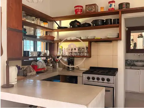 Casa 4 ambientes con 2 baños