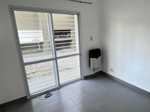 CASA EN ALQUILER DE 2 DORMIS CON PISCINA Y PARQUE
