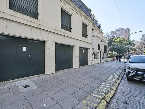 Casa 27 ambientes con 18 baños