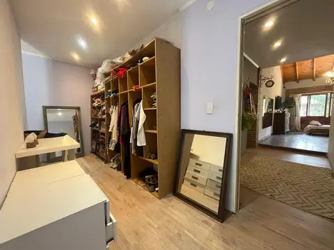 Casa de 2 dormitorios con patio y cocheras en venta en Villa Elisa sobre Calle 133 esquina 440 [Cod: ]