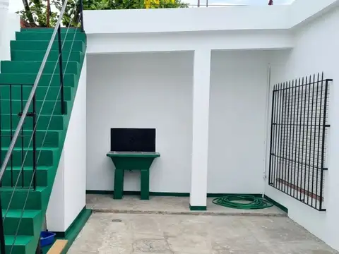 Casa 4 ambientes con 1 baño