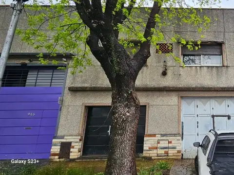 TERRENO EN VENTA CON DEPTO DE 2 AMB LANUS