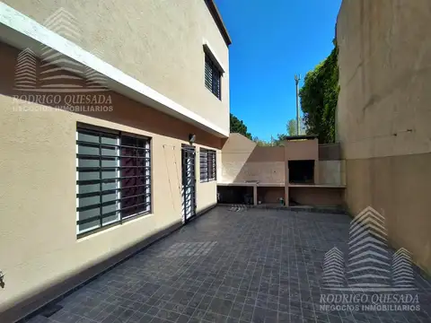 Depto Tipo Casa en Venta con 1 cocheras