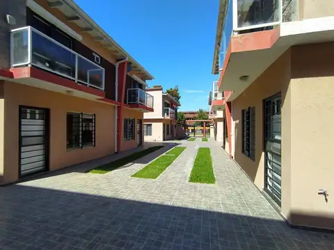 Depto Tipo Casa en Venta de 2 dormitorios