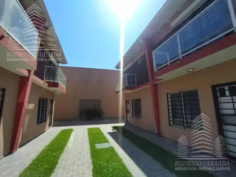 Depto Tipo Casa 3 ambientes con 2 baños