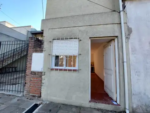 MONOAMBIENTE CON PATIO - SIN EXPENSAS -