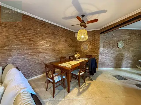 Casa 5 ambientes con 3 baños