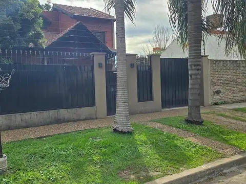 Casa en Venta en Castelar, USD 230.000