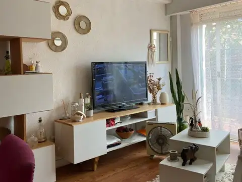 Chacabuco 4200, Piso 1