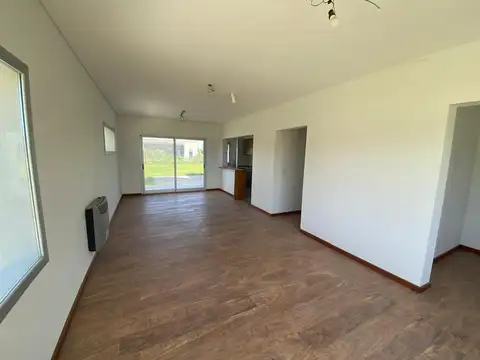 Casa a estrenar, 4 ambientes Belleville venta.