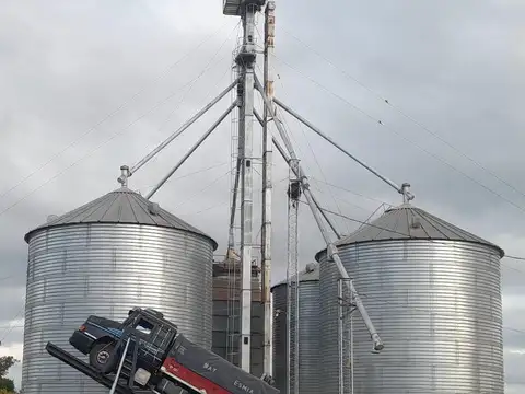 Planta silos acopio  cereal 2 Hectáreas