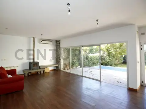 calle 30 entre 423 y 424 200, Piso 0