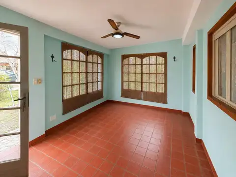 Casa 4 ambientes con 1 baño