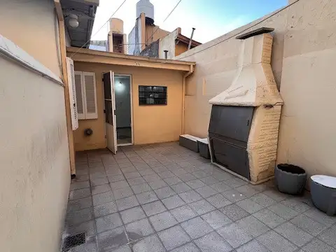 PH DE 2 AMB CON PATIO. RECICLADO. INDEPENDIENTE