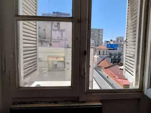 Junín 1000, Piso 7