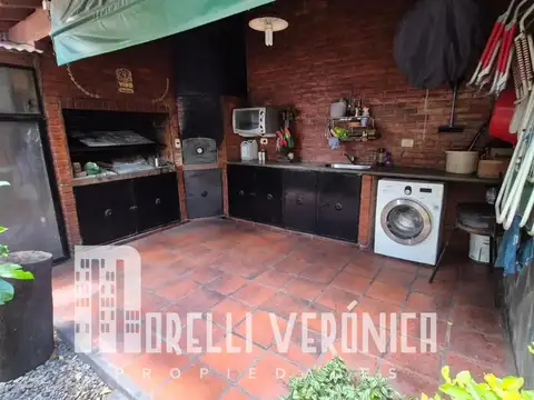 Casa 6 ambientes con 4 baños