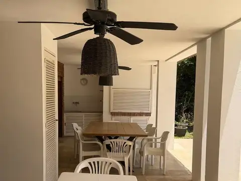 Casa 7 ambientes con 5 baños