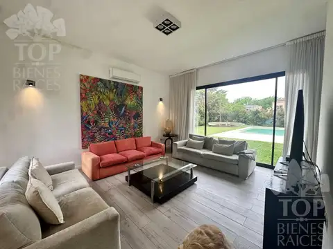 Casa 6 ambientes con 4 baños