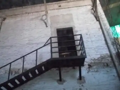 Galpon en Alquiler 90  mts Frente