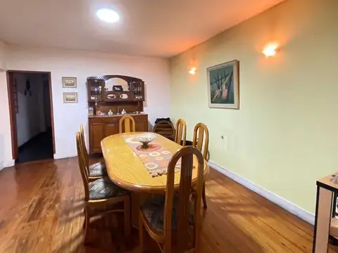 Casa 4 ambientes con 3 baños