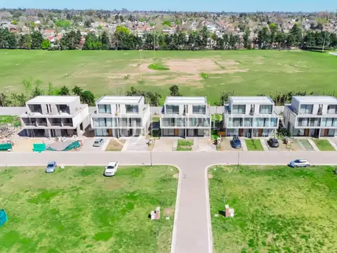 Townhouse en venta de 5 ambientes en el Olivar Pilar