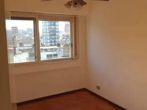 TRES AMBIENTES  AL FRENTE CON BALCON ,LUMINOSO ,VISTA PANORAMICA