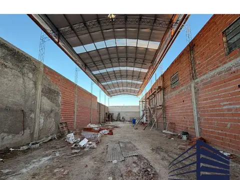 Galpon en Venta 10  mts Frente