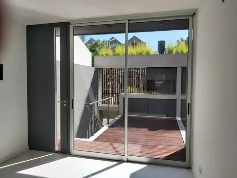 Depto Tipo Casa en Venta con 1 cocheras
