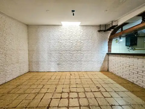 Casa 3 ambientes con 2 baños