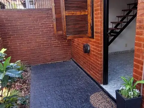 Departamento 3 ambientes con patio - Villa Luzuriaga