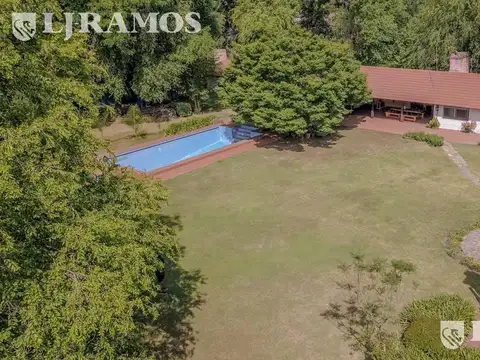 Quinta en Venta con 3 cocheras