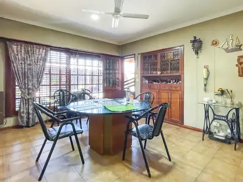Casa 5 ambientes con 5 baños