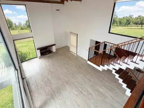 Casa 7 ambientes con 4 baños