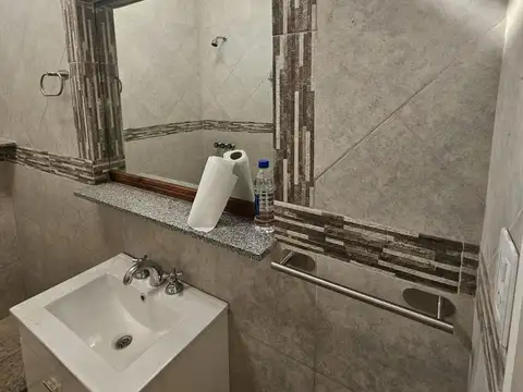 Casa en Alquiler con 1 cochera