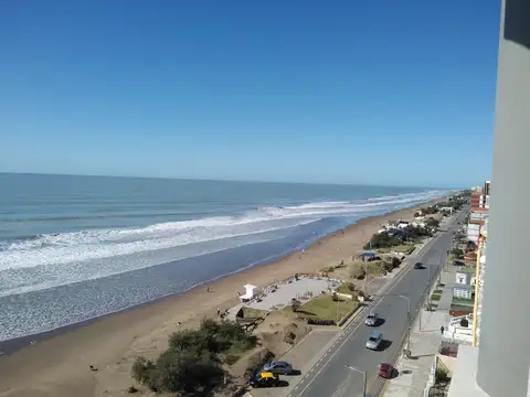 EXCLUSIVO PISO CUATRO AMBIENTES CON COCHERA CON GRAN VISTA AL MAR 
