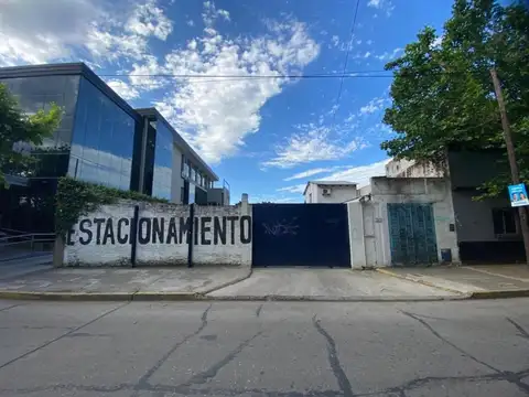 Excelentes DOS galpones con oficinas en Pilar centro