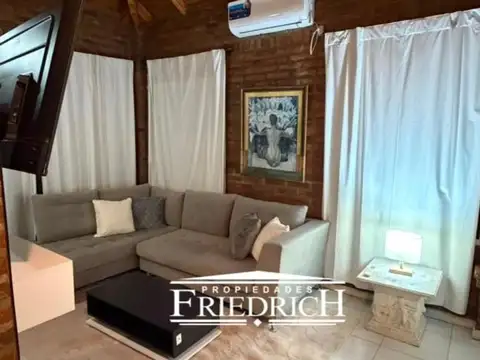 Casa en Alquiler con 4 cocheras