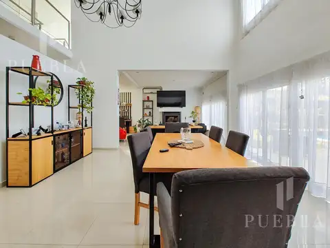 VENTA DE CASA MINIMALISTA 5 AMBIENTES EN BARRIO ALTOS DEL SOL!