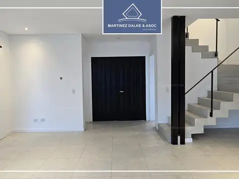 Casa 4 ambientes con 3 baños