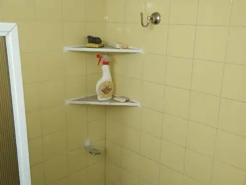 HERMOSO DEPARTAMENTO AMOBLADO CON COCHERA, FRENTE Y VISTA LATERAL AL MAR