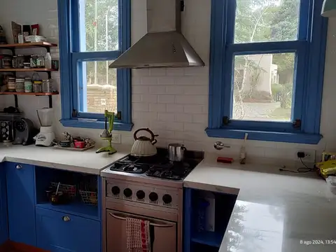 Casa 6 ambientes con 4 baños