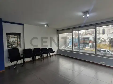 Alquiler de Oficina con entrada independiente, Villa General MITRE.