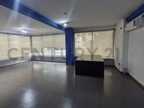 Oficina 4 ambientes con 1 baño